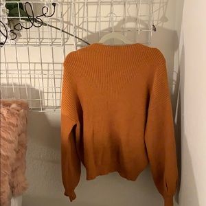Super soft orange sweater. Worn twice ! Like new